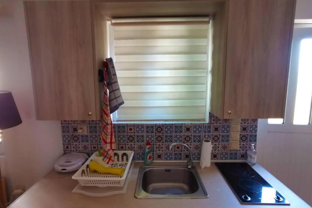 Cosy Guest House With Private Yard Saronida Ngoại thất bức ảnh